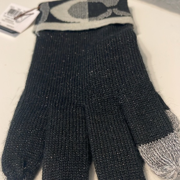 Coach hand gloves - Picture 4 of 4